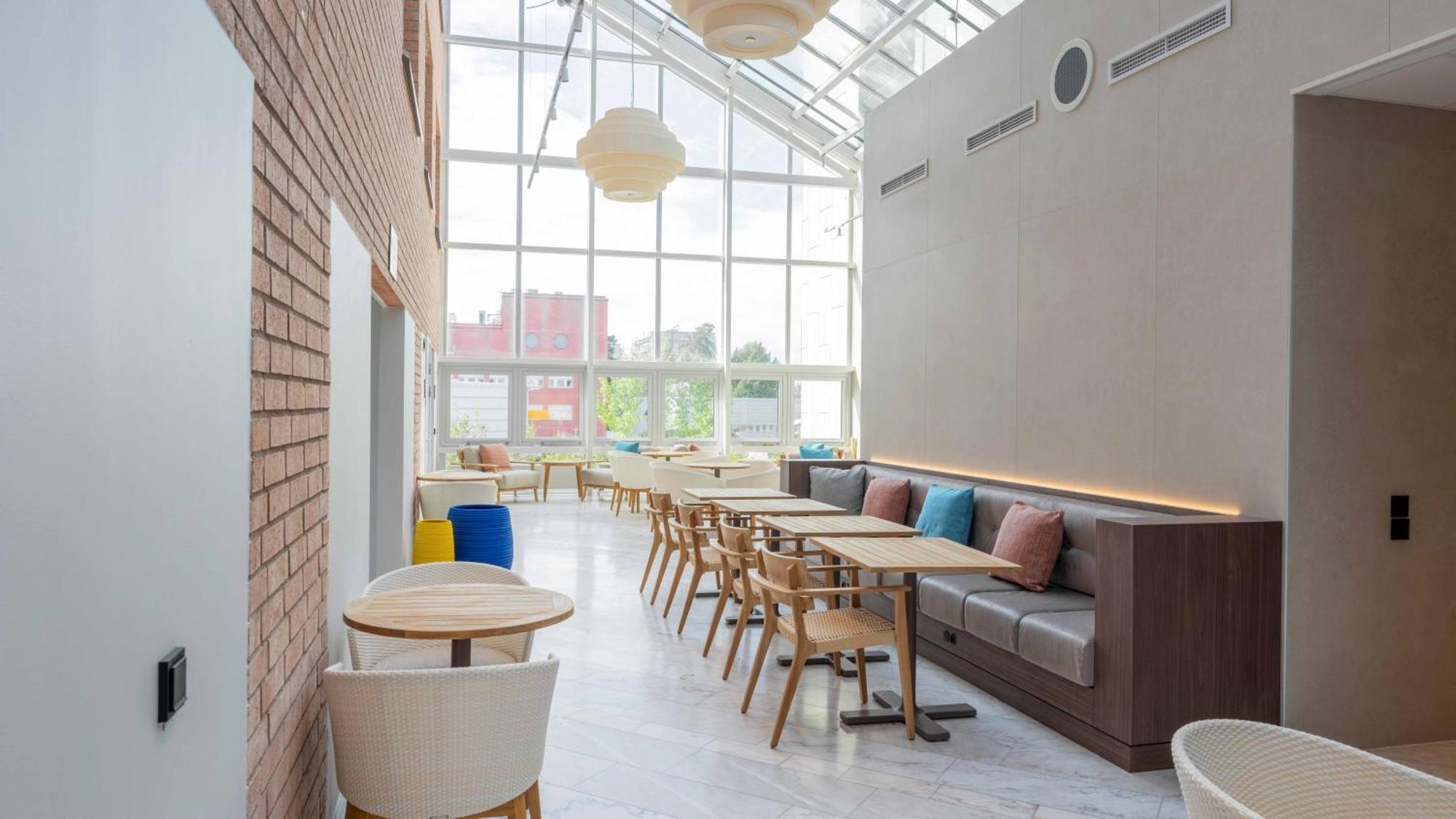 Voco Stockholm - Kista By Ihg Hotel Exterior photo