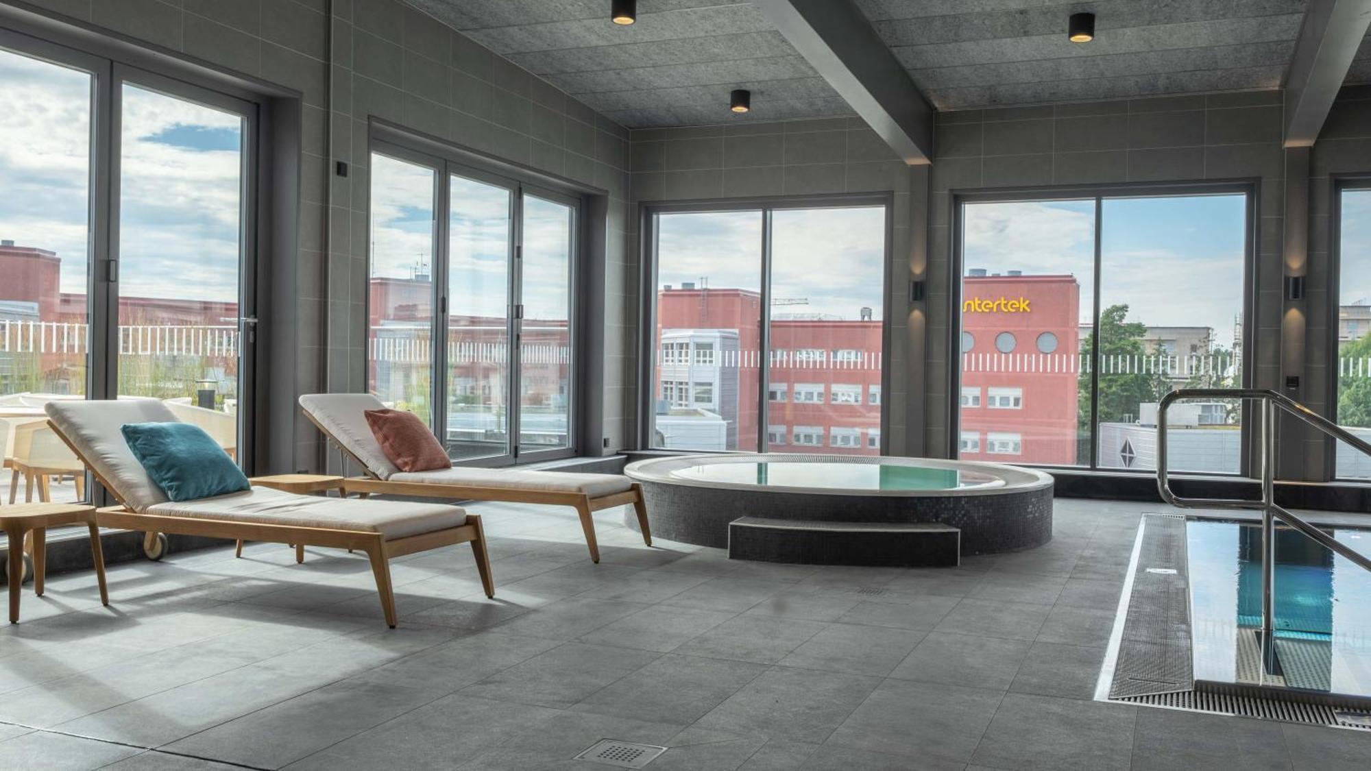Voco Stockholm - Kista By Ihg Hotel Exterior photo