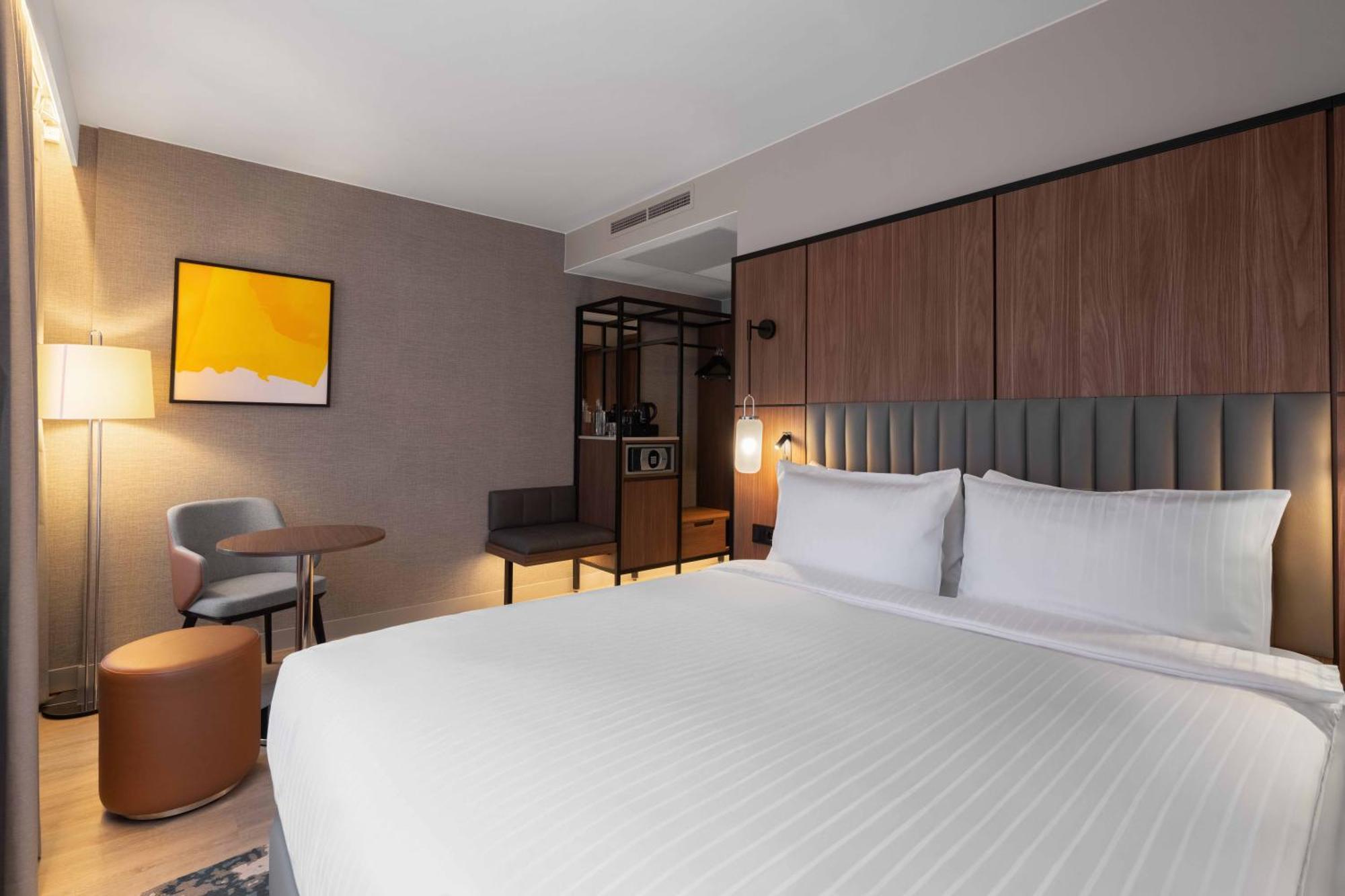 Voco Stockholm - Kista By Ihg Hotel Exterior photo